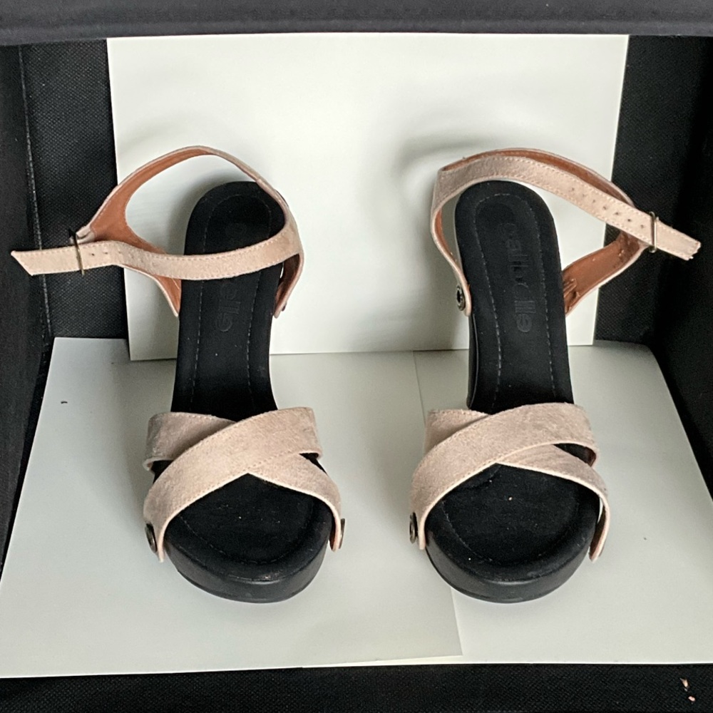 Women's Ankle Strap high Heels Sandals in Light Taupe